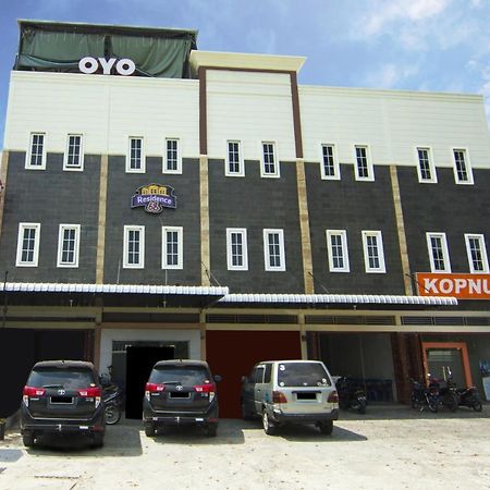 Oyo 2310 Residence 68 Pematangsiantar Exterior photo